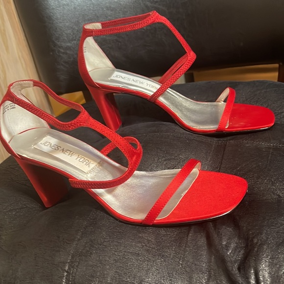 Jones New York suze7 1/2 dress, prom, evening wedding satin red shoes. - Picture 2 of 8